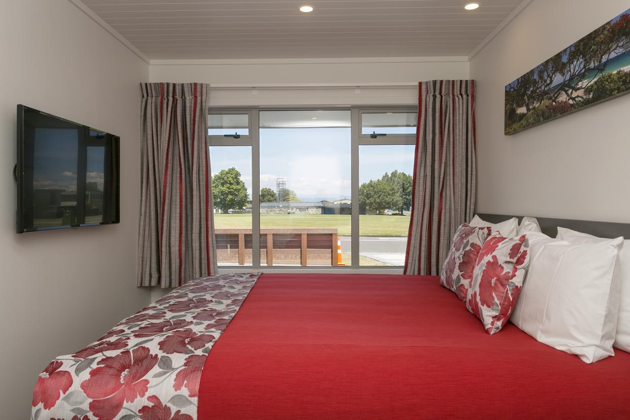 Emotel Motel 4*