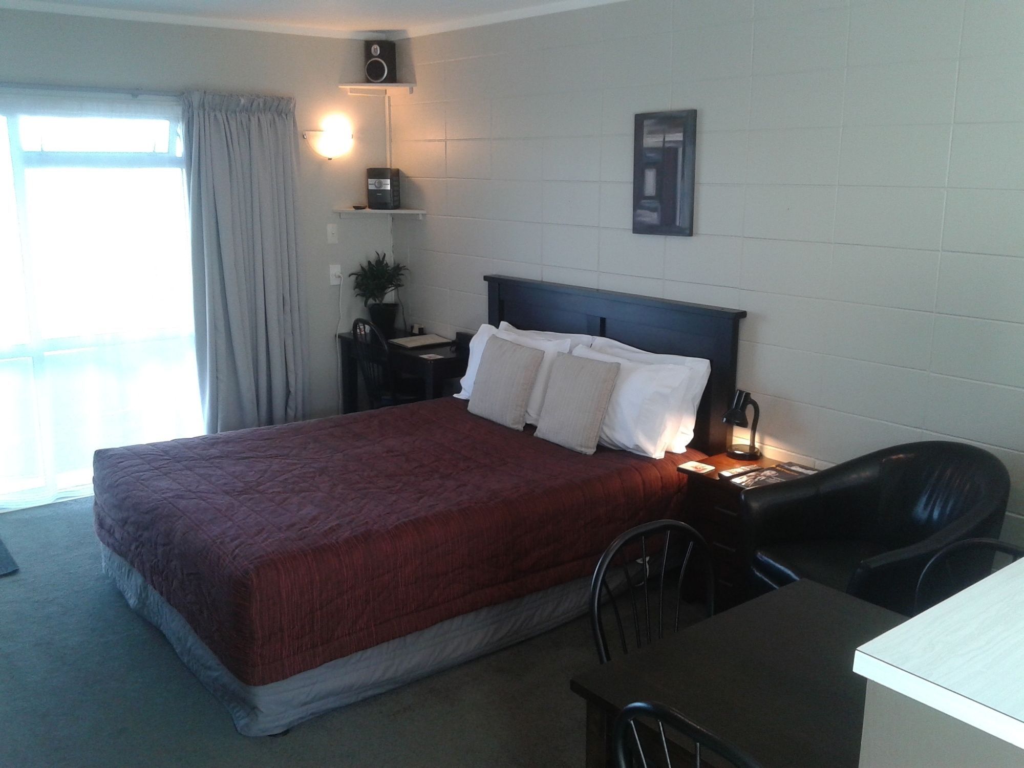 Emotel Motel 4*